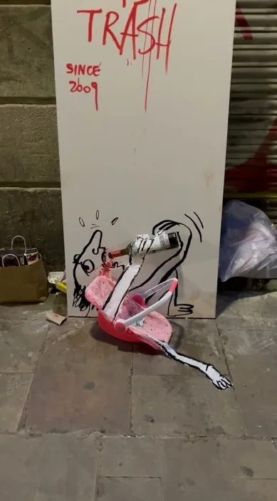 15 aniversario en la basura www. es – street art in Barcelona: scene from the Art Is Trash video by Francisco de Pájaro