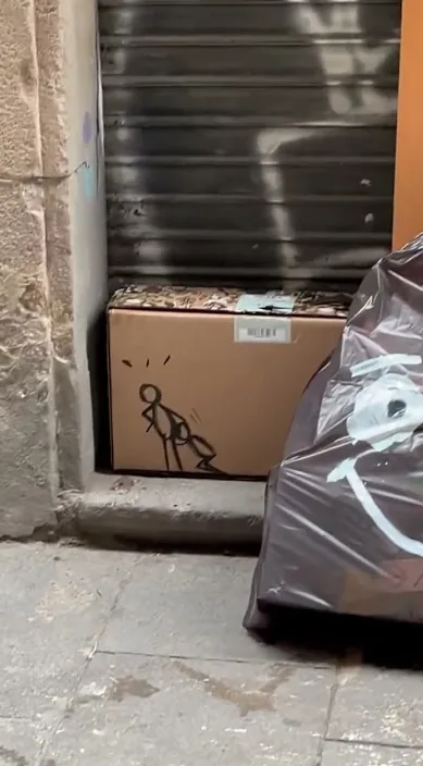 15 aniversario pintando basura. www. es – street art in Barcelona: scene from the Art Is Trash video by Francisco de Pájaro