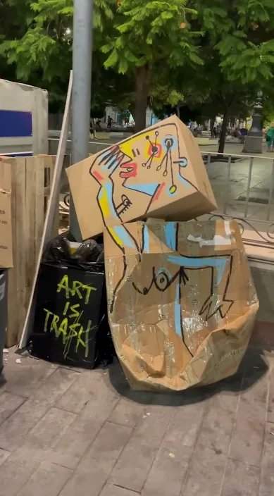 Adiós málaga – street art in Barcelona: scene from the Art Is Trash video by Francisco de Pájaro