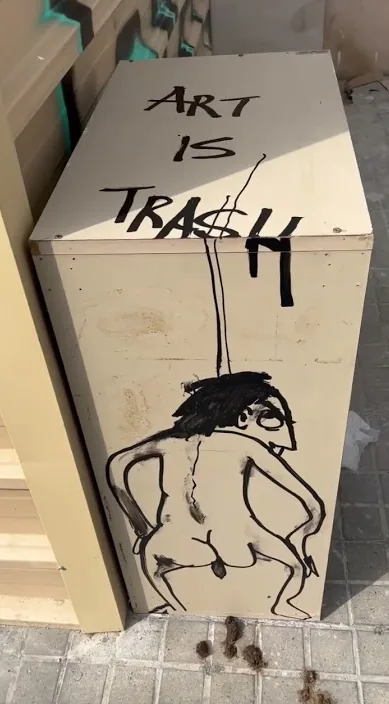 Aleluya – street art in Barcelona: scene from the Art Is Trash video by Francisco de Pájaro