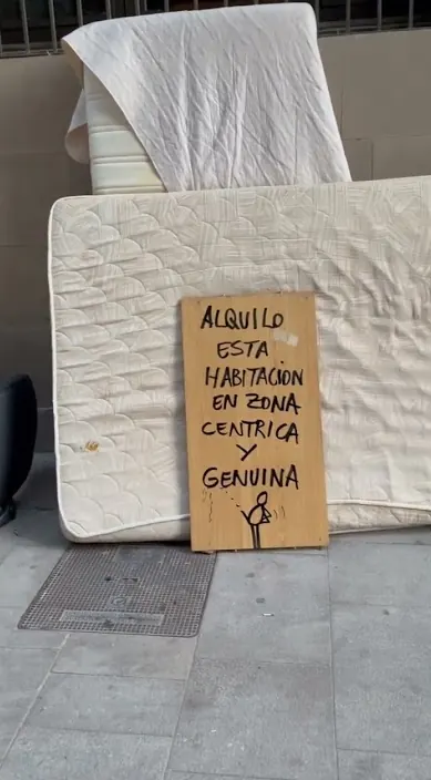 Alquiler de habitación barata en BCN – street art: scene from the Art Is Trash video by Francisco de Pájaro