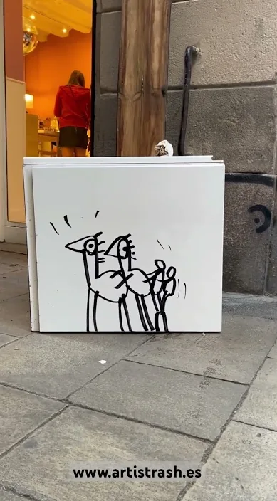 Amor callejero – street art in Barcelona: scene from the Art Is Trash video by Francisco de Pájaro