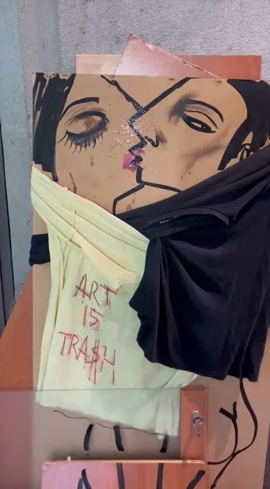 AMOR www. es – street art in Barcelona: scene from the Art Is Trash video by Francisco de Pájaro
