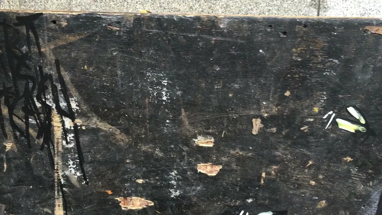  – street art in Barcelona: scene from the Art Is Trash video by Francisco de Pájaro