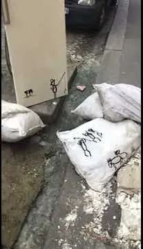 Art is Trash – street art in Barcelona: scene from the Art Is Trash video by Francisco de Pájaro