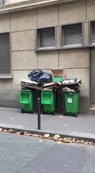  – street art in Barcelona: scene from the Art Is Trash video by Francisco de Pájaro