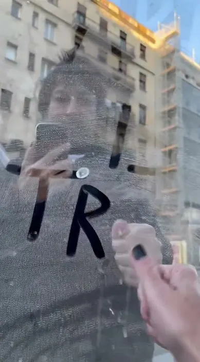  – street art: scene from the Art Is Trash video by Francisco de Pájaro
