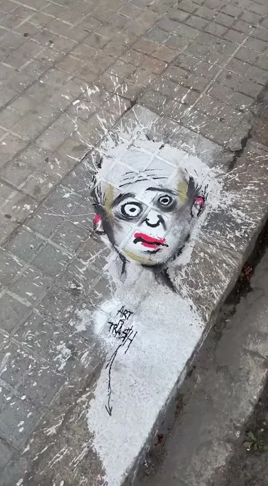 Arte urbano es – street art: scene from the Art Is Trash video by Francisco de Pájaro