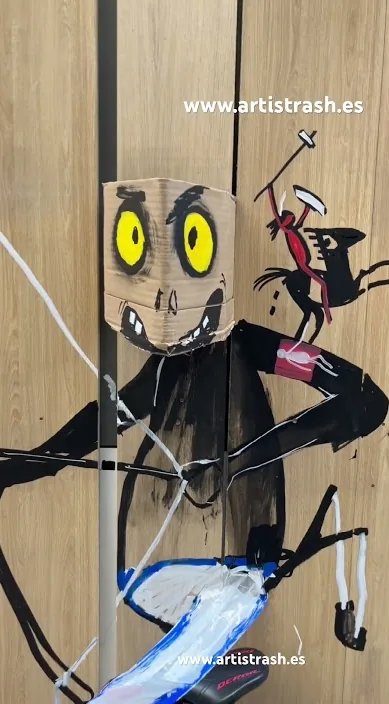Bicicleta – street art in Barcelona: scene from the Art Is Trash video by Francisco de Pájaro