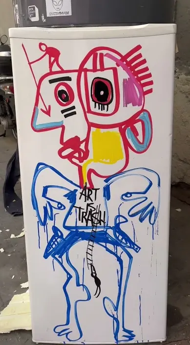 Colores son amores es – street art: scene from the Art Is Trash video by Francisco de Pájaro