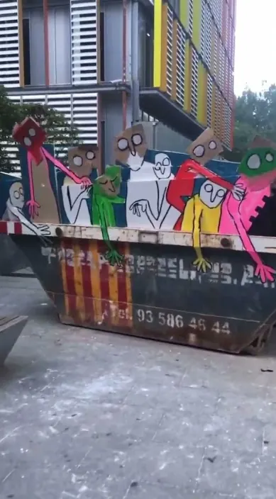 Contenedor es – street art in Barcelona: scene from the Art Is Trash video by Francisco de Pájaro