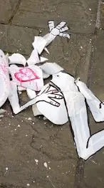 DESEA NADA Y LO TENDRÁS TODO. Autobiografía de Art is Trash - Francisco de Pájaro. Desea nada y lo tendrás todo. autobiografía de – street art in Barcelona: scene from the Art Is Trash video by Francisco de Pájaro