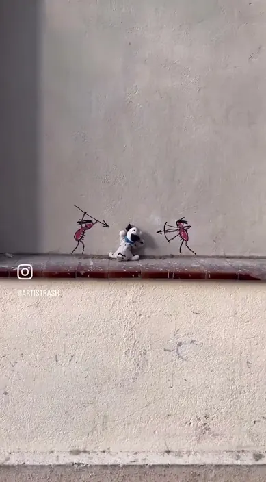 Tiny painted figures on a wall – Barcelona urban art Several tiny painted figures on a white wall, Barcelona, Art Is Trash
