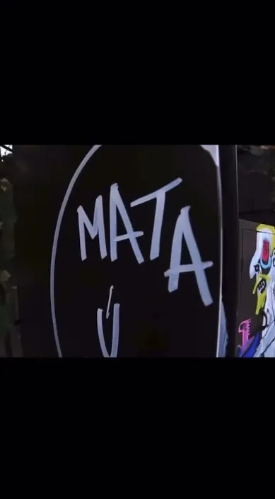 El arte – street art in Barcelona: scene from the Art Is Trash video by Francisco de Pájaro