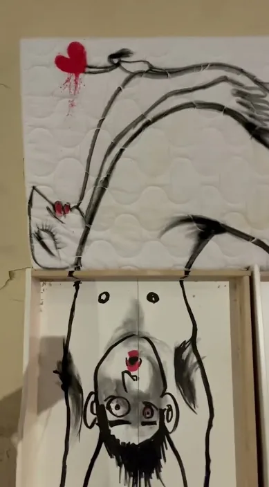 El peso de los abandonados – street art: scene from the Art Is Trash video by Francisco de Pájaro