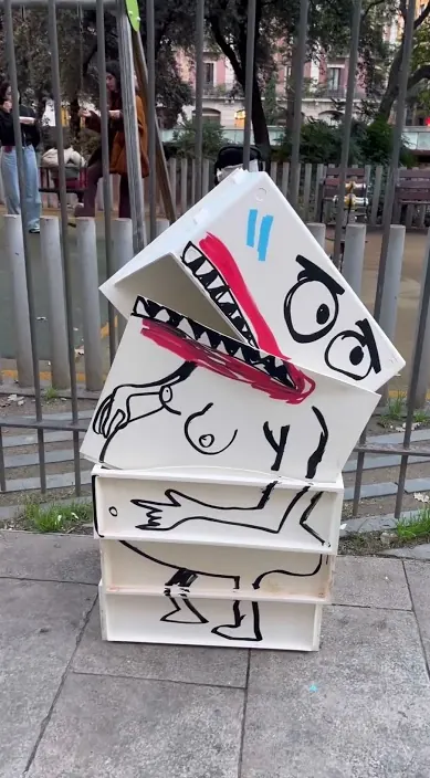 EMBARAZO #franciscodepajaro #art #arteurbano Embarazo – street art in Barcelona: scene from the Art Is Trash video by Francisco de Pájaro
