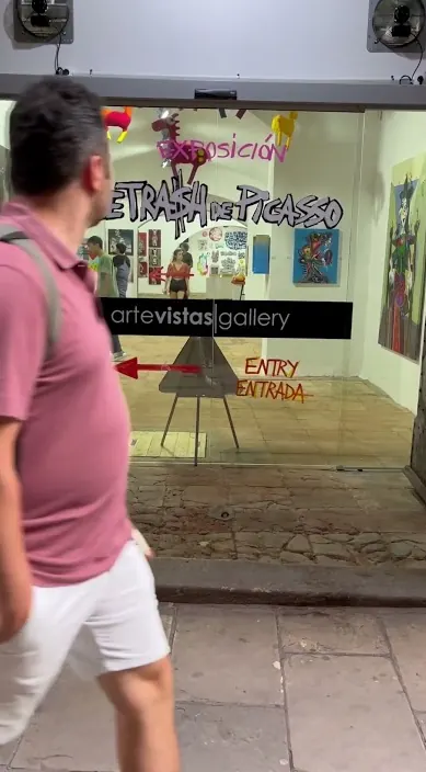FINALIZA EL 29 Octubre. www. es – street art: scene from the Art Is Trash video by Francisco de Pájaro