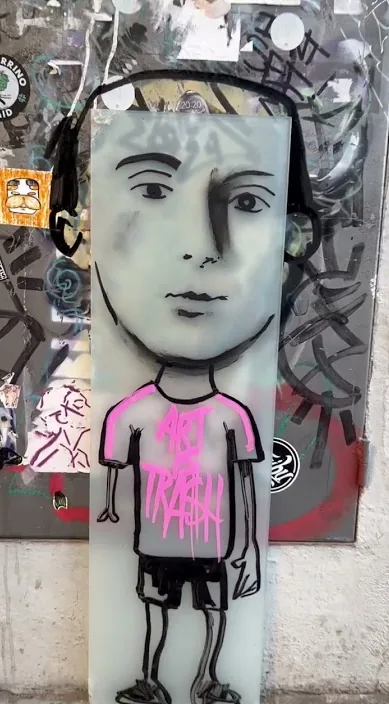 Improvisación es – street art: scene from the Art Is Trash video by Francisco de Pájaro