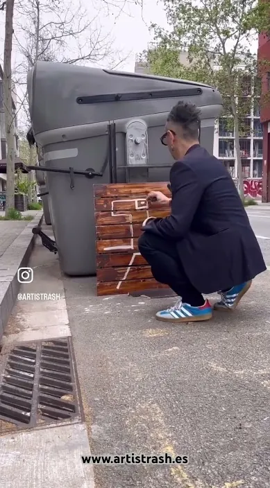 Indio a caballo – street art in Barcelona: scene from the Art Is Trash video by Francisco de Pájaro
