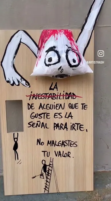 LA INESTABILIDAD DE ALGUIEN #art #franciscodepajaro #arteurbano La inestabilidad de alguien – street art in Barcelona: scene from the Art Is Trash video by Francisco de Pájaro