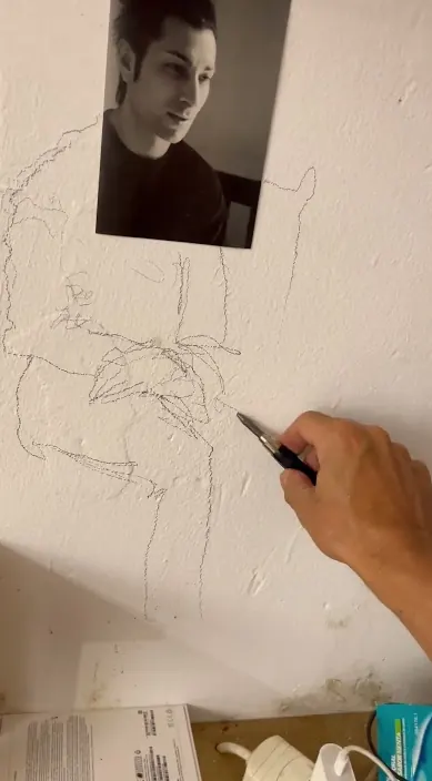 LA INSPIRACIÓN TE LLEGA TRABAJANDO. www.artistrash.es #art #arteurbano #urbanart #arte #barcelona La inspiración te llega trabajando. www. es – street art: scene from the Art Is Trash video by Francisco de Pájaro