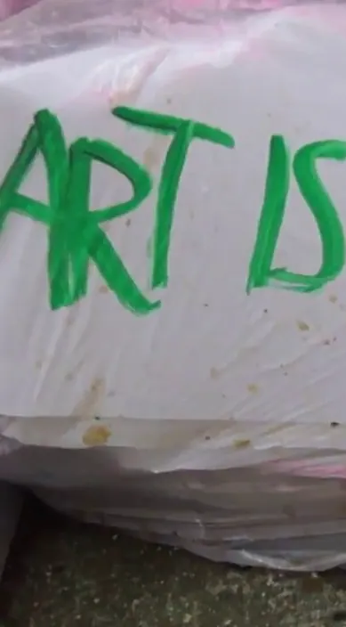 London – street art in Barcelona: scene from the Art Is Trash video by Francisco de Pájaro