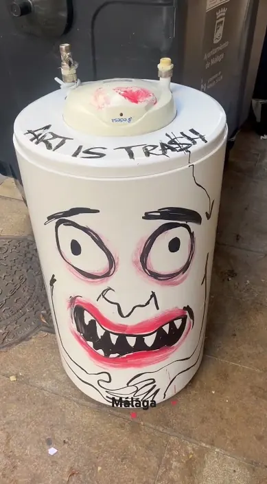 Málaga – street art in Barcelona: scene from the Art Is Trash video by Francisco de Pájaro