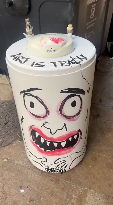 Málaga – street art in Barcelona: scene from the Art Is Trash video by Francisco de Pájaro