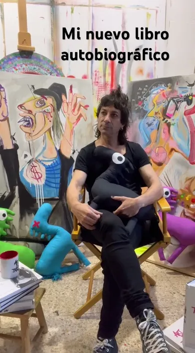Mi libro es – street art: scene from the Art Is Trash video by Francisco de Pájaro