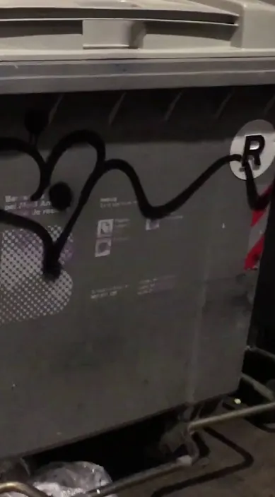 Nacido de un hombre destrozado – street art in Barcelona: scene from the Art Is Trash video by Francisco de Pájaro