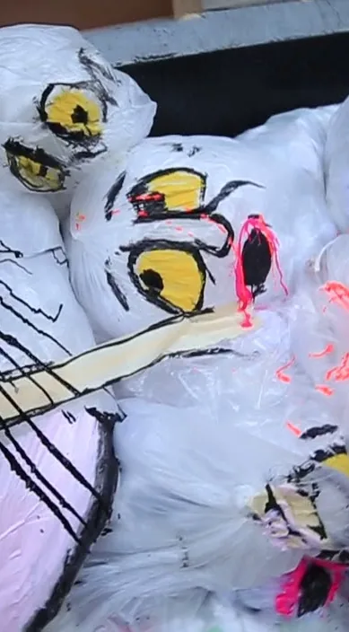 New york – street art: scene from the Art Is Trash video by Francisco de Pájaro