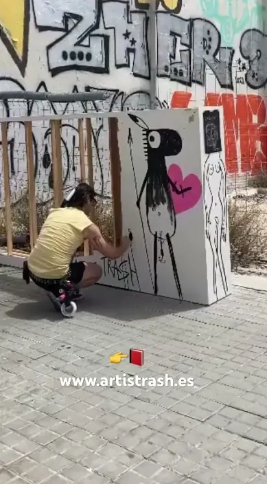 Pájaro cazado www. es – street art: scene from the Art Is Trash video by Francisco de Pájaro