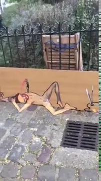 Art is Trash - PARÍS, 2017 París, 2017 – street art in Barcelona: scene from the Art Is Trash video by Francisco de Pájaro