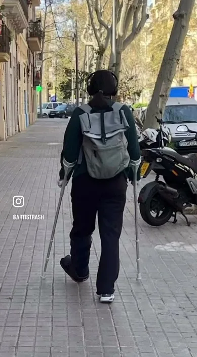 Pinto lo que veo – street art in Barcelona: scene from the Art Is Trash video by Francisco de Pájaro