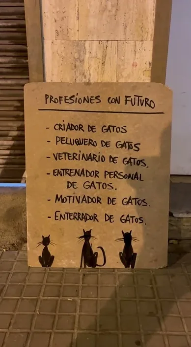 Profesiones con futuro www. es – street art in Barcelona: scene from the Art Is Trash video by Francisco de Pájaro
