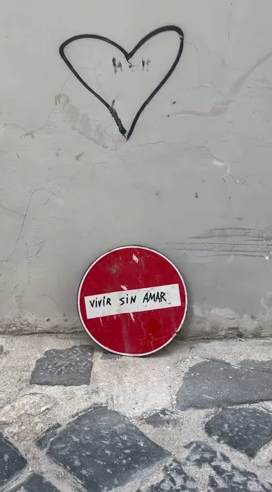 Prohibido – street art in Barcelona: scene from the Art Is Trash video by Francisco de Pájaro