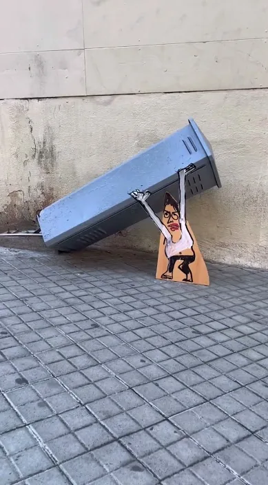 Supertrash – street art in Barcelona: scene from the Art Is Trash video by Francisco de Pájaro