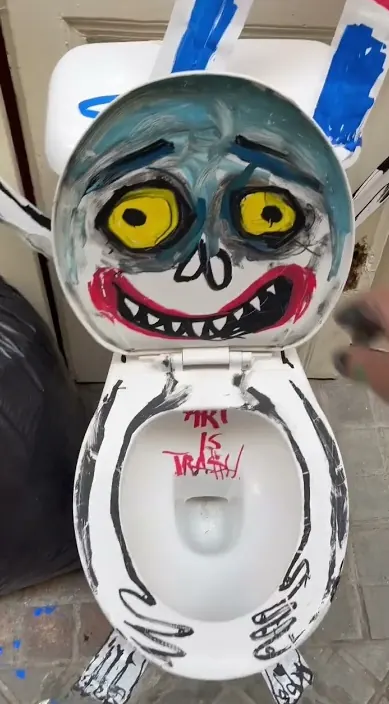 T.V.E. 👉artistrash.es #artistrash #arteurbano #streetart #arte #art #barcelona T.V.E. es – street art: scene from the Art Is Trash video by Francisco de Pájaro