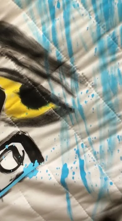Tanta limpieza da asco – street art in Barcelona: scene from the Art Is Trash video by Francisco de Pájaro