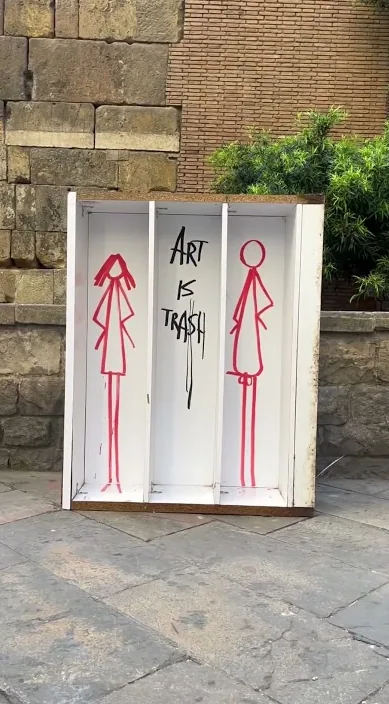 Trash – street art in Barcelona: scene from the Art Is Trash video by Francisco de Pájaro