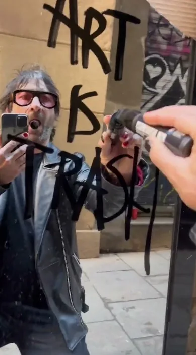 Trash – street art in Barcelona: scene from the Art Is Trash video by Francisco de Pájaro