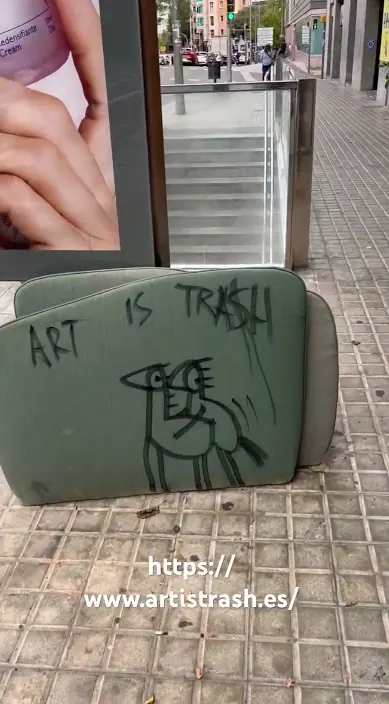 Un caballo y una yegua – street art in Barcelona: scene from the Art Is Trash video by Francisco de Pájaro