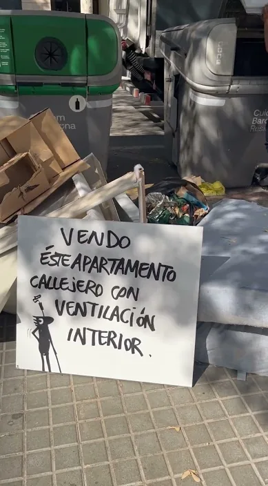 Vendo o alquilo www. es – street art: scene from the Art Is Trash video by Francisco de Pájaro