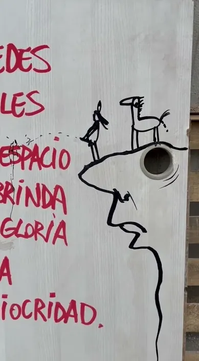 Yo, el rey de la mediocridad. www. es – street art in Barcelona: scene from the Art Is Trash video by Francisco de Pájaro